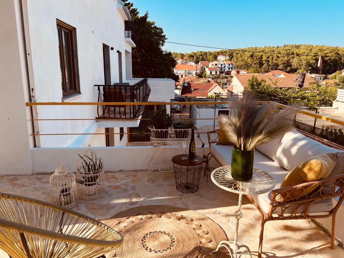 B&B 366 Vrboska Bagian luar foto