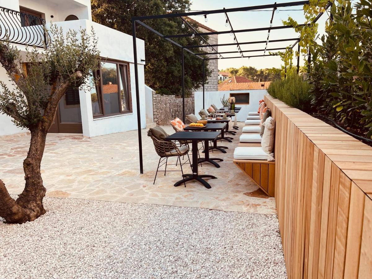 B&B 366 Vrboska Bagian luar foto