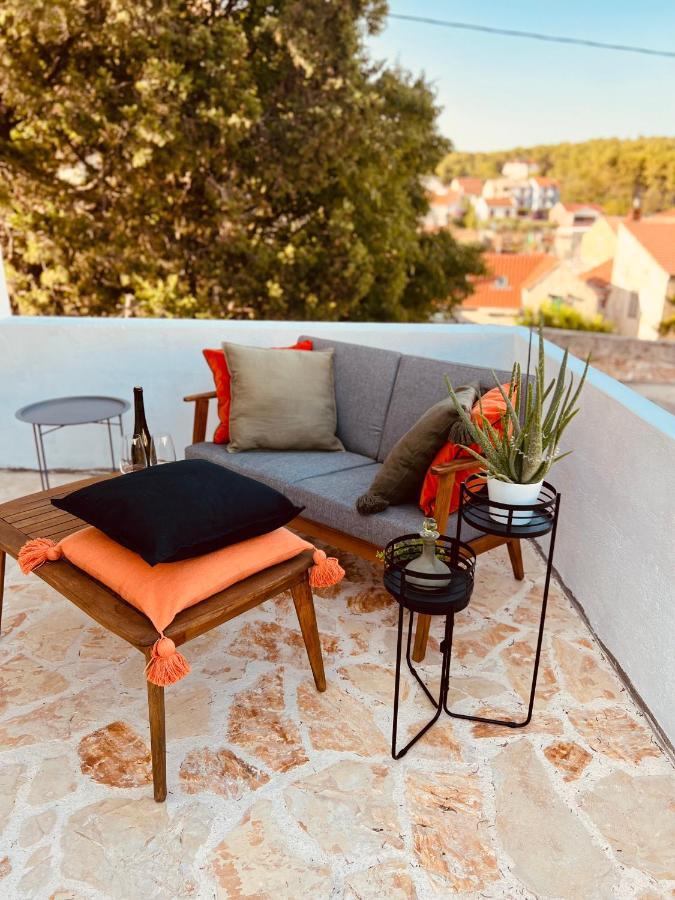 B&B 366 Vrboska Bagian luar foto