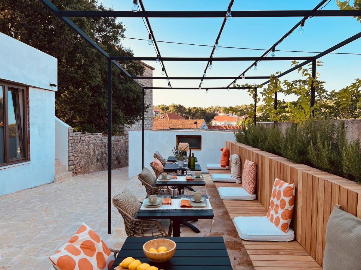 B&B 366 Vrboska Bagian luar foto