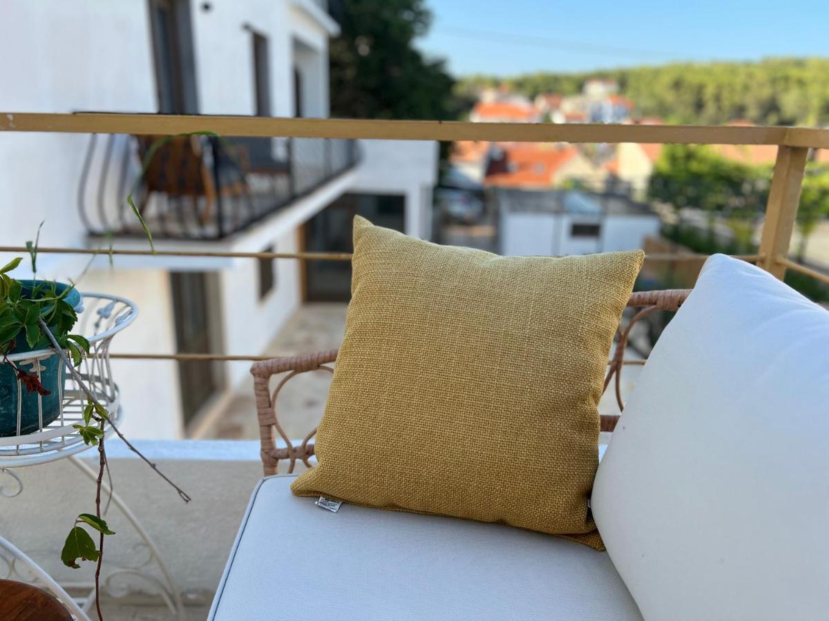 B&B 366 Vrboska Bagian luar foto