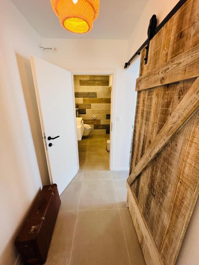 B&B 366 Vrboska Bagian luar foto