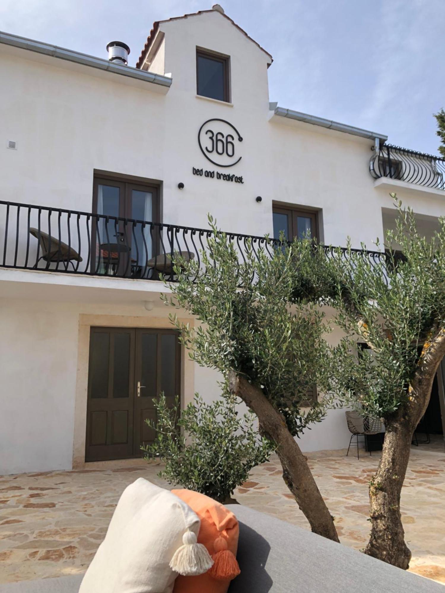 B&B 366 Vrboska Bagian luar foto